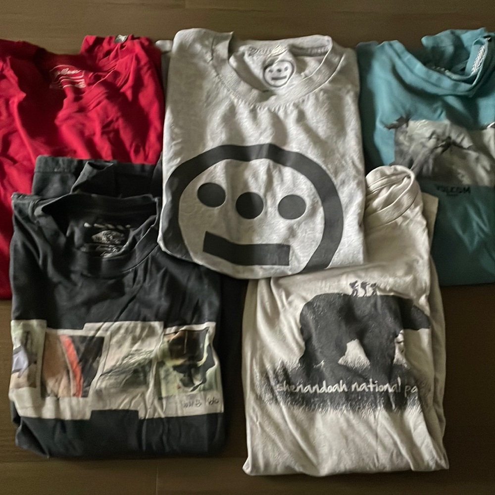 Five large to xl men’s vintage tees